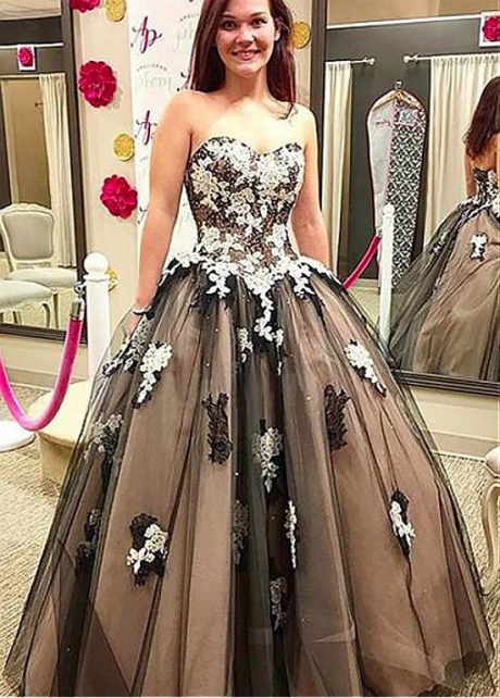 Junoesque Tulle Sweetheart Neckline Ball Gown Evening Dress With Beaded Lace Appliques