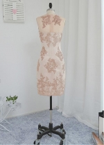 Gorgeous Tulle & Satin Jewel Neckline Sheath/Column Mother Of The Bride Dresses With Lace Appliques & Button