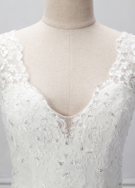Elegant Tulle V-neck Neckline Mermaid Wedding Dress With Beaded Lace Appliques