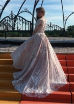 Junoesque Tulle Bateau Neckline A-line Wedding Dresses With Beaded Lace Appliques