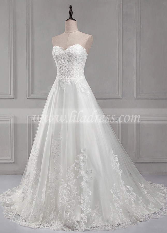 Charming Tulle Sweetheart Neckline A-line Wedding Dress With Lace Appliques