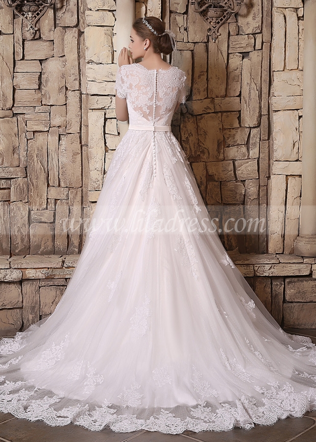 Romantic Tulle Bateau Neckline Lace Appliques A-line Wedding Dresses