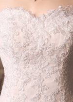 Romantic Tulle Sweetheart Neckline Lace Appliques Mermaid Wedding Dresses