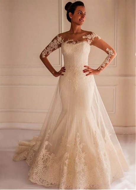 Elegant Tulle A-line Wedding Dress With Lace Appliques