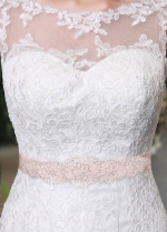Elegant Tulle Bateau Neckline Lace Appliques Mermaid Wedding Dresses
