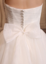 Chic Tulle Sweetheart Neckline A-line Wedding Dresses