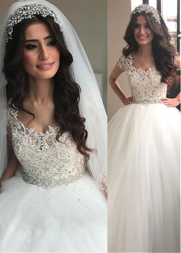 Chic Tulle Jewel Neckline Ball Gown Wedding Dresses With Lace Appliques & Beadings & Rhinestones