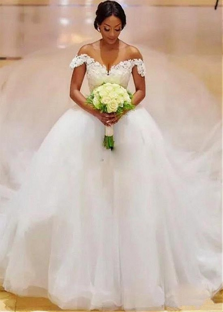 Amazing Tulle Sheer Scoop Neckline Ball Gown Wedding Dress With Beaded Lace Appliques