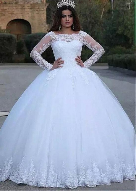Vintage Tulle Bateau Neckline Ball Gown Wedding Dress With Lace Appliques & Beadings