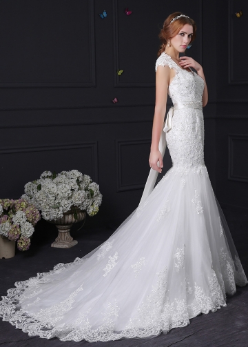 Elegant Tulle Mermaid Wedding Dress With Beaded Lace Appliques
