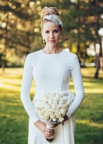 2020 Spring Simple Wedding Dress with Long Sleeves