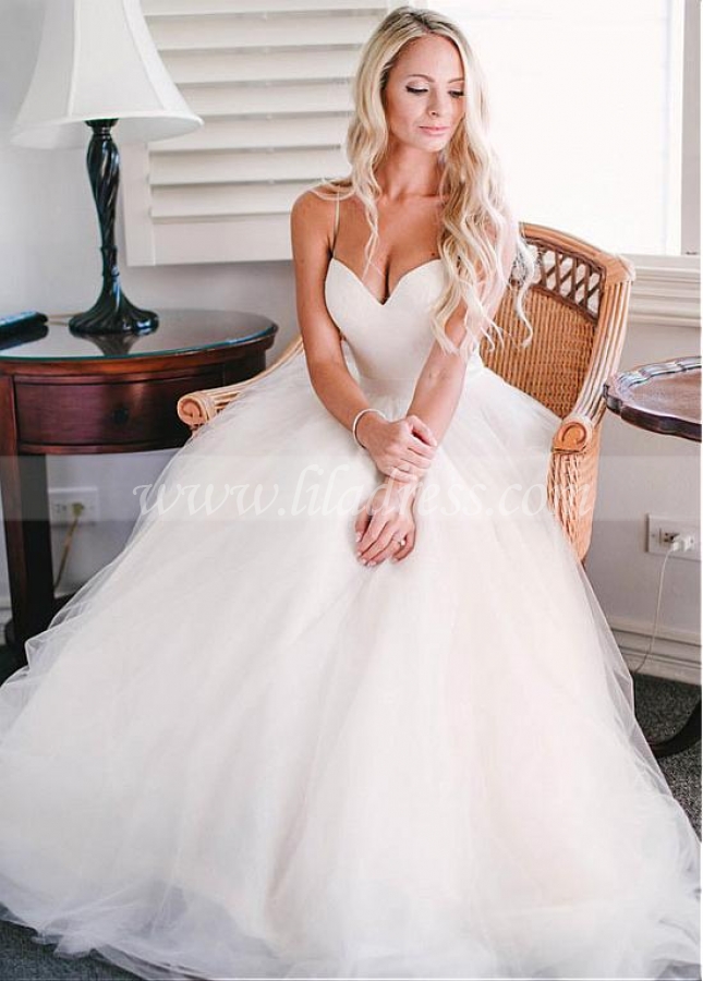Glamorous Tulle Spaghetti Straps Neckline A-line Wedding Dress With Lace Appliques