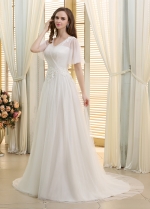 Chic Polka Dot Tulle V-neck Neckline A-line Wedding Dresses With Beaded Venice Lace Appliques