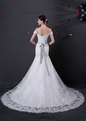 Elegant Tulle Off-the-shoulder Neckline Mermaid Wedding Dress