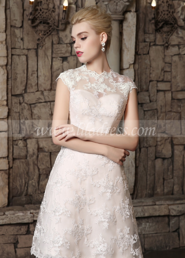 Chic Tulle Jewel Neckline Knee-length A-line Wedding Dresses With Lace Appliques