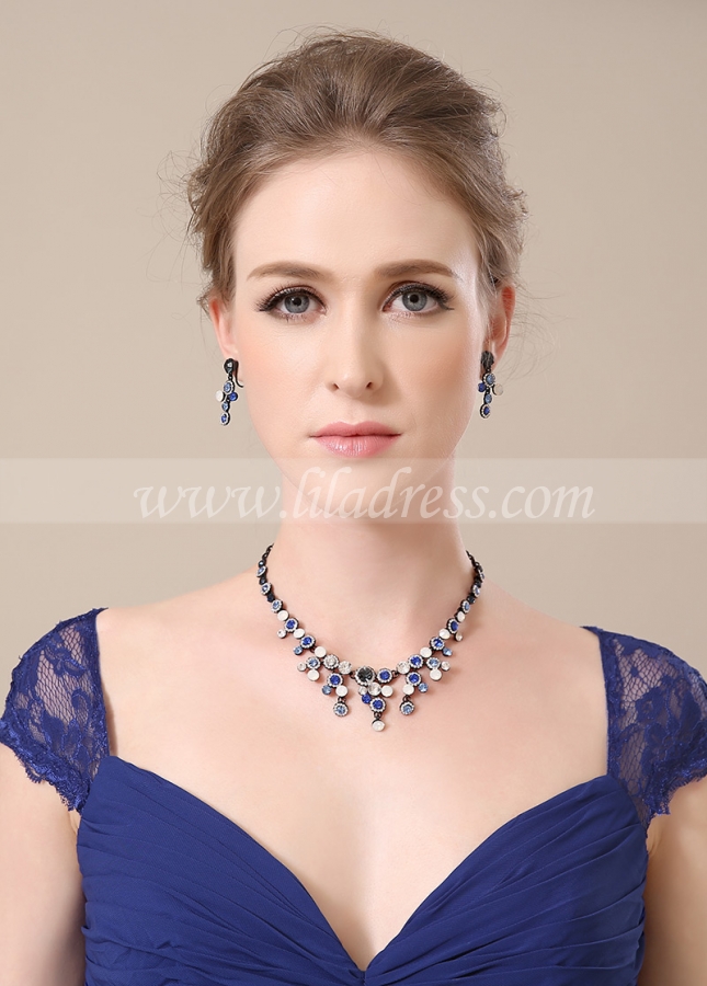Elegant Chiffon V-neck Neckline Full-length A-line Bridesmaid Dresses