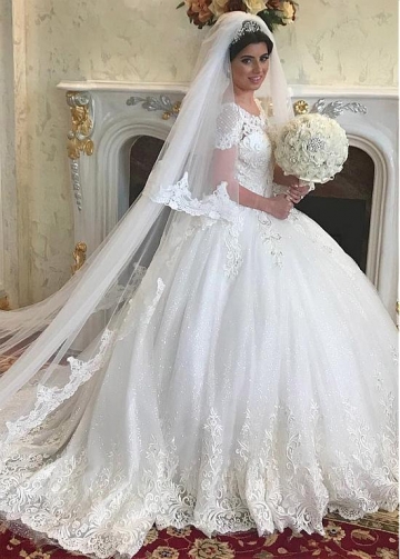 Lavish Tulle Jewel Neckline Ball Gown Wedding Dresses With Beaded Lace Appliques