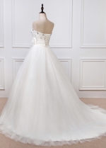 Fabulous Tulle Sweetheart Neckline A-line Wedding Dress With Lace Appliques & Handmade Flowers & Beadings