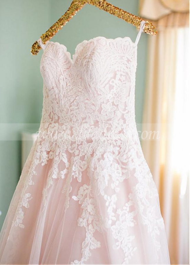 Alluring Tulle Sweetheart Neckline A-line Wedding Dresses With Lace Appliques