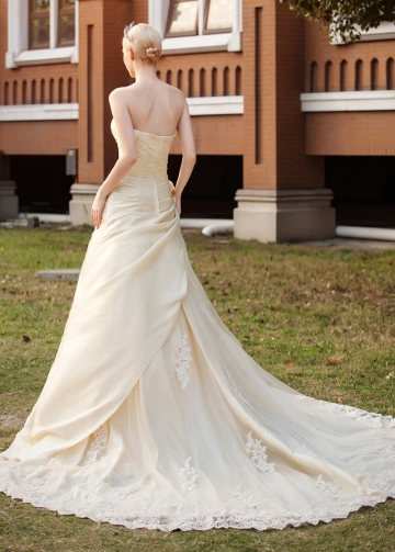 Elegant Taffeta & Tulle Strapless Neckline A-line Wedding Dresses