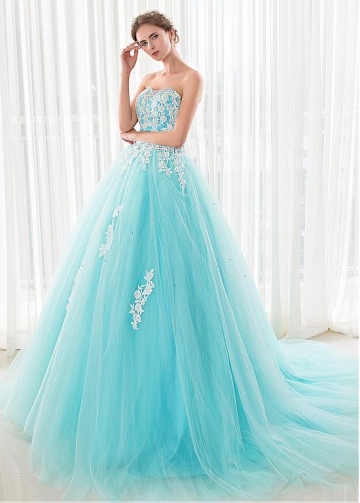 Romantic Tulle Sweetheart Neckline Ball Gown Quinceanera Dress With Beadings & Lace Appliques