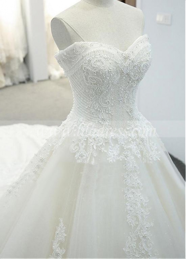 Gorgeous Tulle Sweetheart Neckline A-line Wedding Dresses With Lace Appliques & 3D Flowers & Beadings
