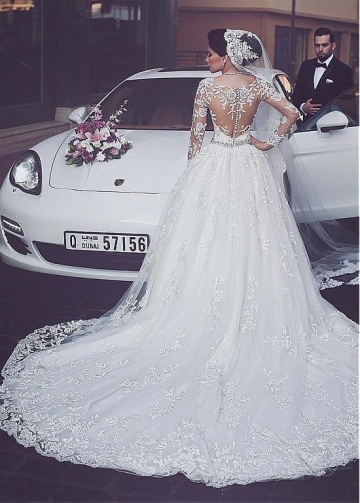 Gorgeous Tulle Scoop Neckline Ball Gown Wedding Dress With Beaded Lace Appliques & Beadings