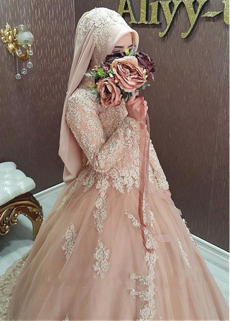 Graceful Tulle High Collar Neckline Ball Gown Arabic Islamic Wedding Dresses With Beaded Lace Appliques