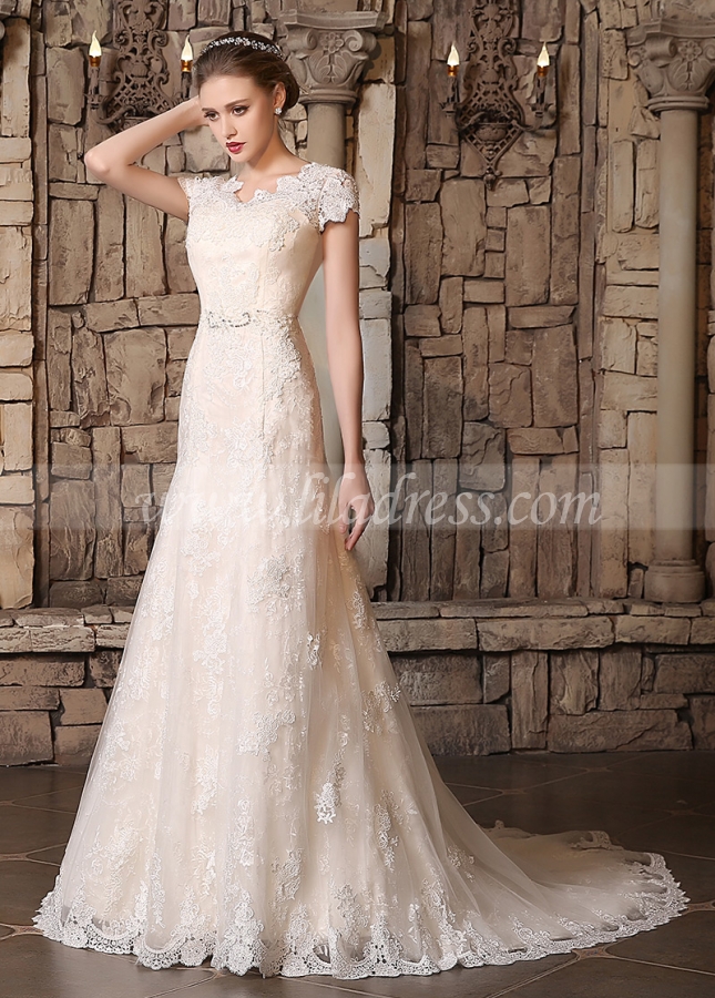 Romantic Tulle V-neck Neckline A-line Wedding Dresses With Lace Appliques