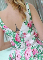 Fashionable V-neck Neckline Short Length A-line Print Homecoming Dresses With Beaded Belt