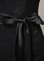 Elegant Lace Sheath Jewel Neckline Short Bridesmaid Dress
