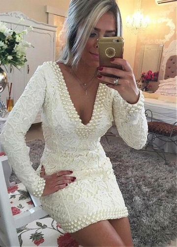 Fascinating Lace V-neck Neckline Short Sheath / Column Cocktail Dresses With Beadings