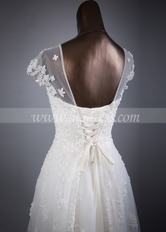 Splendid Tulle Jewel Neckline A-line Wedding Dresses With Beaded Lace Appliques