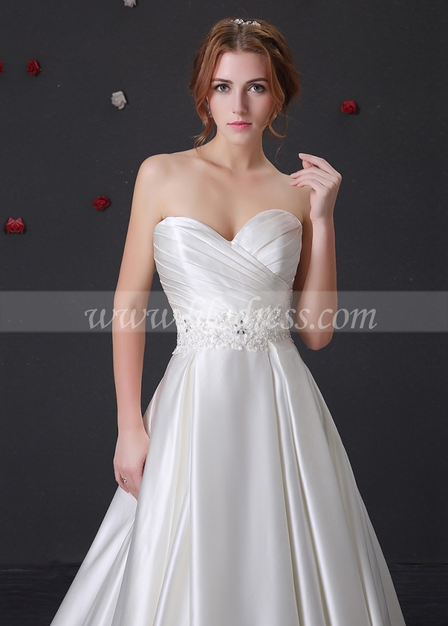Elegant Satin A-line Wedding Dress With Beaded Lace Appliques