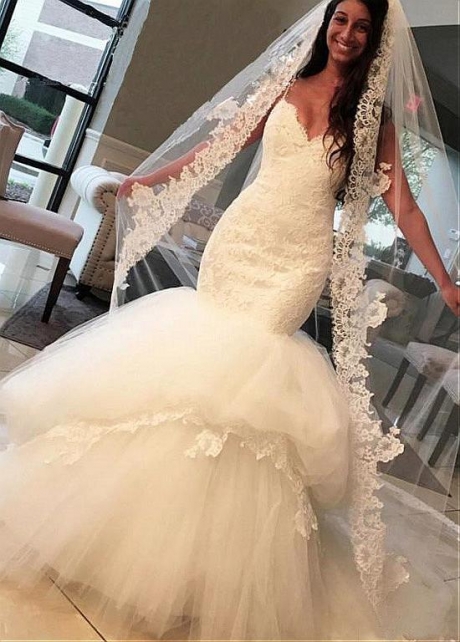 Fashionable Tulle Spaghetti Straps Neckline Mermaid Wedding Dress With Lace Appliques