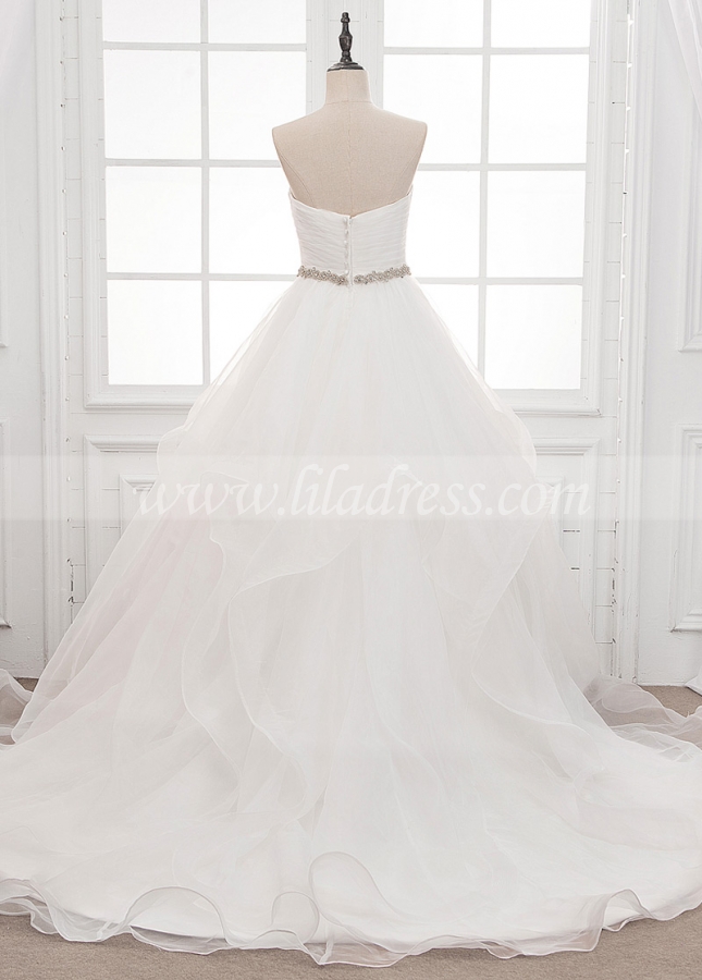 Attractive Organza Sweetheart Neckline A-line Wedding Dress With Beading