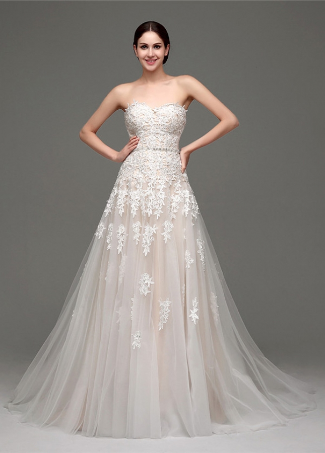 Amazing Tulle Sweetheart Neckline A-Line Wedding Dresses With Lace Appliques