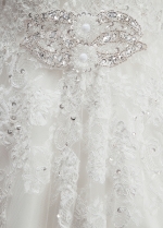 Elegant Tulle & Organza Sweetheart Neckline A-line Wedding Dress With Lace Appliques & Beadings