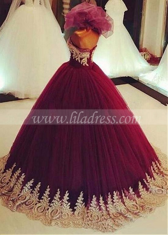 Winsome Tulle Strapless Neckline Ball Gown Prom Dress With Lace Appliques