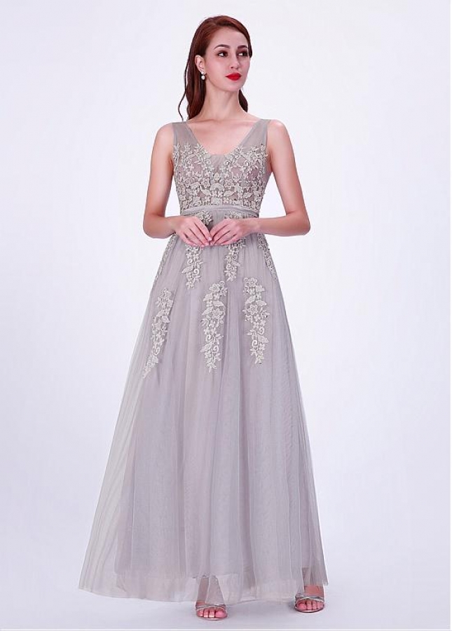 Delicate Tulle V-neck Neckline A-line Bridesmaid Dresses With Flowers