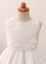 Exquisite Tulle Jewel Neckline A-line Flower Girl Dress With Lace Appliques & Handmade Flowers & Belt