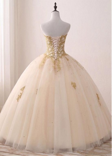 Fabulous Tulle Sweetheart Neckline Ball Gown Wedding Dress With Lace Appliques & Beadings