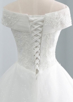 Delicate Tulle Off-the-shoulder Neckline Ball Gown Wedding Dresses With Beadings & Lace Appliques