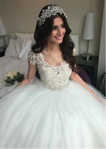 Chic Tulle Jewel Neckline Ball Gown Wedding Dresses With Lace Appliques & Beadings & Rhinestones
