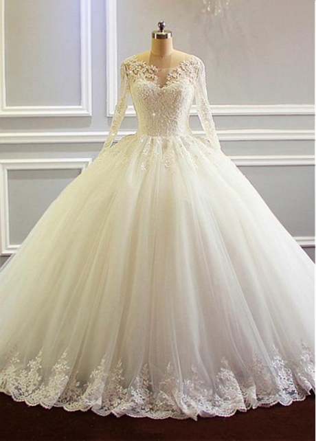 Vintage Tulle Scoop Neckline Ball Gown Wedding Dress With Lace Appliques & Beadings