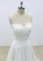 Fabulous Tulle Sweetheart Neckline A-line Wedding Dresses With Lace Appliques