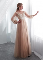 Wonderful Tulle Bateau Neckline A-line Wedding Dress With Lace Appliques