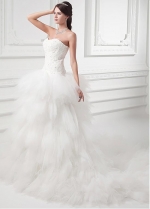 Fashionable Tulle Sweetheart Neckline Ball Gown Wedding Dress With Beadings & Lace Appliques