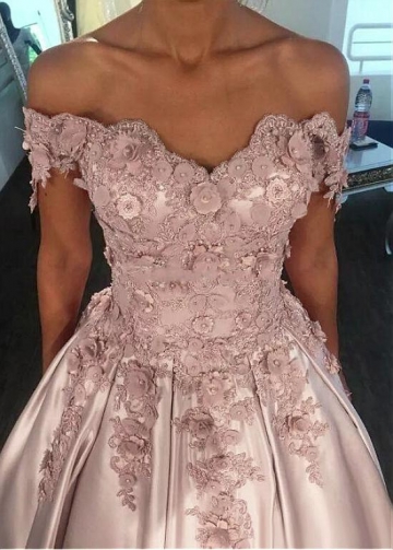 Fantastic Satin Off-the-shoulder Neckline A-line Prom Dress With Lace Appliques
