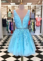 Dazzling Tulle V-neck Neckline Short A-Line Homecoming Dress With Lace Appliques & Rhinestones